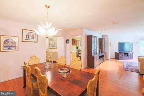 Dining - 3041 Fallstaff Rd #304D, Baltimore, MD 21209 photo 3 of 7