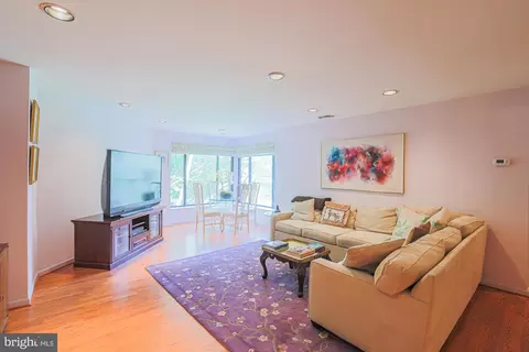 Living - 3041 Fallstaff Rd #304D, Baltimore, MD 21209 photo 2 of 2