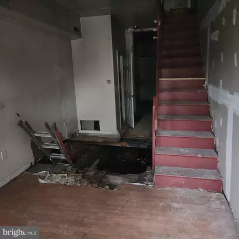 Entry Way - 1218 Mcculloh St, Baltimore, MD 21217 photo 26 of 31