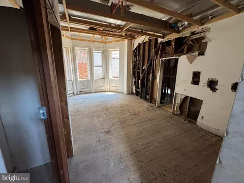 Living - 1218 Mcculloh St, Baltimore, MD 21217 photo 1 of 2