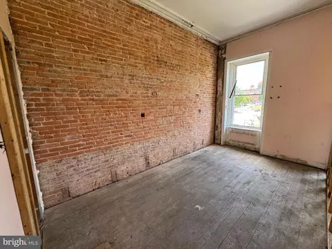 Bedroom - 1218 Mcculloh St, Baltimore, MD 21217 photo 8 of 11
