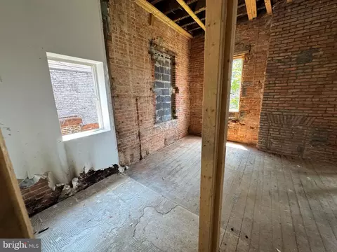 Bedroom - 1218 Mcculloh St, Baltimore, MD 21217 photo 6 of 11
