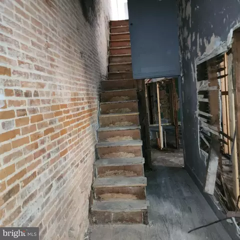 Entry Way - 1218 Mcculloh St, Baltimore, MD 21217 photo 22 of 31