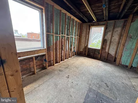 Bedroom - 1218 Mcculloh St, Baltimore, MD 21217 photo 2 of 11