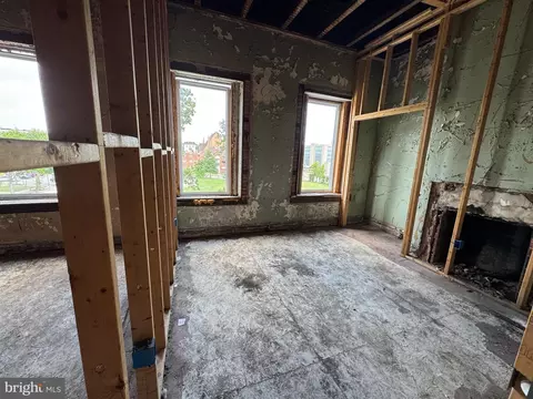 Bedroom - 1218 Mcculloh St, Baltimore, MD 21217 photo 5 of 11
