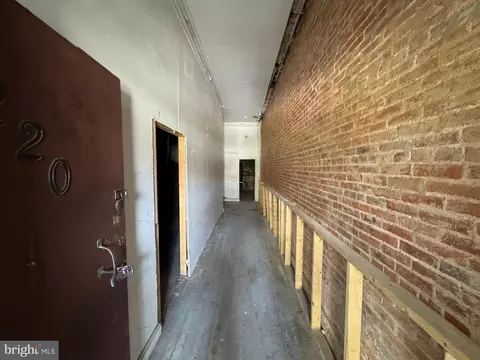 Entry Way - 1218 Mcculloh St, Baltimore, MD 21217 photo 20 of 31