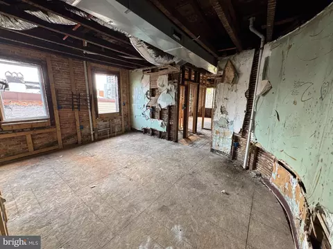 Bedroom - 1218 Mcculloh St, Baltimore, MD 21217 photo 1 of 11