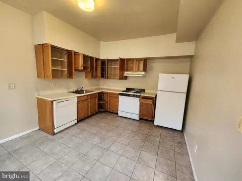 Kitchen - 118 S Mount St #2, Baltimore, MD 21223 photo 2 of 2