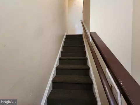 Entry Way - 118 S Mount St #2, Baltimore, MD 21223 photo 2 of 6