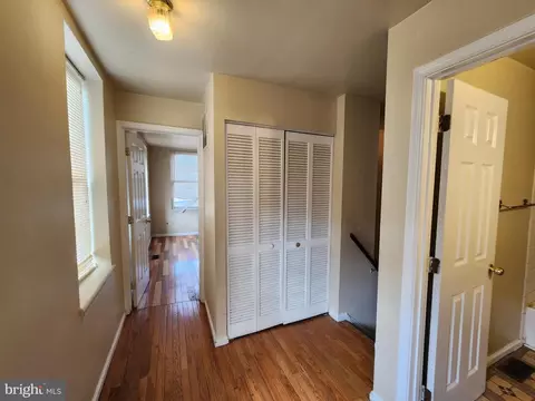 Entry Way - 118 S Mount St #2, Baltimore, MD 21223 photo 5 of 6