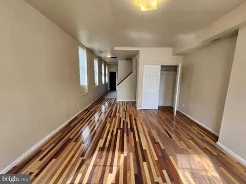 Living - 118 S Mount St #2, Baltimore, MD 21223 photo 1 of 5