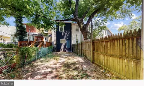 Exterior - 210 S Augusta Ave, Baltimore, MD 21229 photo 3 of 3