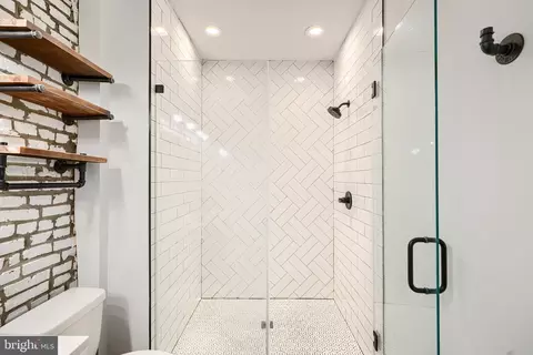 Bath - 602 S Potomac St, Baltimore, MD 21224 photo 1 of 4