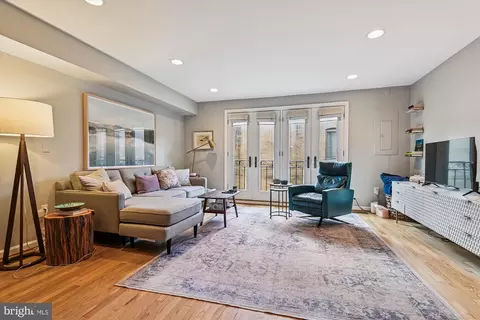 Living - 427 Grindall St #2, Baltimore, MD 21230 photo 1 of 4