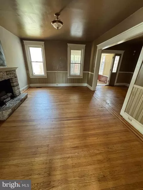 Living - 3003 Lyttleton Rd, Baltimore, MD 21216 photo 2 of 2