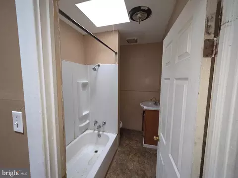 Entry Way - 3806 W Garrison Ave, Baltimore, MD 21215 photo 6 of 8