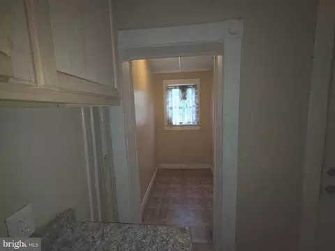 Entry Way - 3806 W Garrison Ave, Baltimore, MD 21215 photo 2 of 8