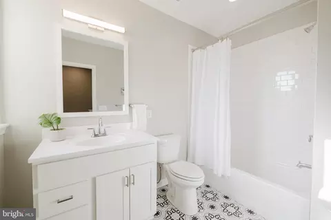 Bath - 729 E Preston St, Baltimore, MD 21202 photo 1 of 1