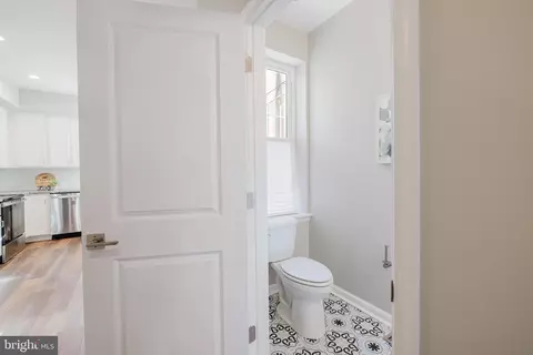 Entry Way - 729 E Preston St, Baltimore, MD 21202 photo 3 of 7