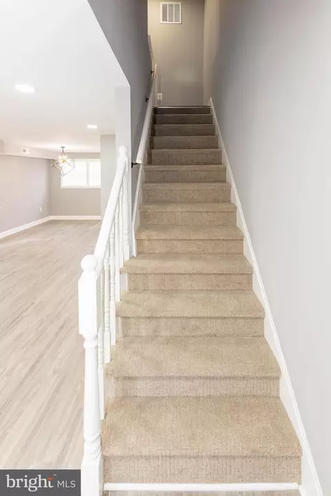 Entry Way - 4843 Greencrest Rd, Baltimore, MD 21206 photo 4 of 7