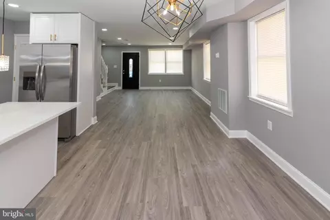 Entry Way - 4843 Greencrest Rd, Baltimore, MD 21206 photo 1 of 7