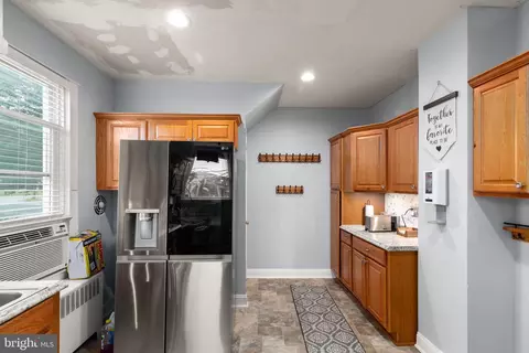 Entry Way - 4614 White Ave, Baltimore, MD 21206 photo 1 of 1