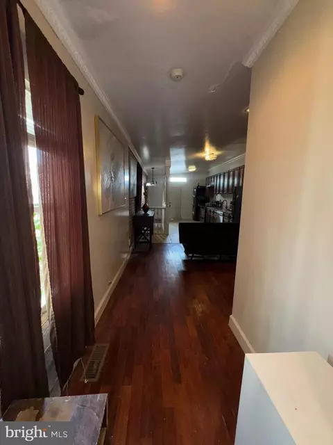 Entry Way - 200 S Parrish St, Baltimore, MD 21223 photo 4 of 6