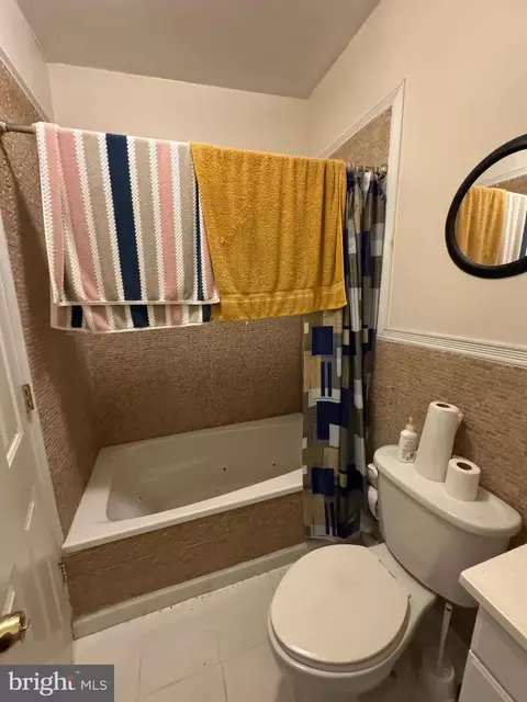 Bath - 200 S Parrish St, Baltimore, MD 21223 photo 2 of 3