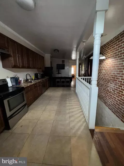 Entry Way - 200 S Parrish St, Baltimore, MD 21223 photo 2 of 6