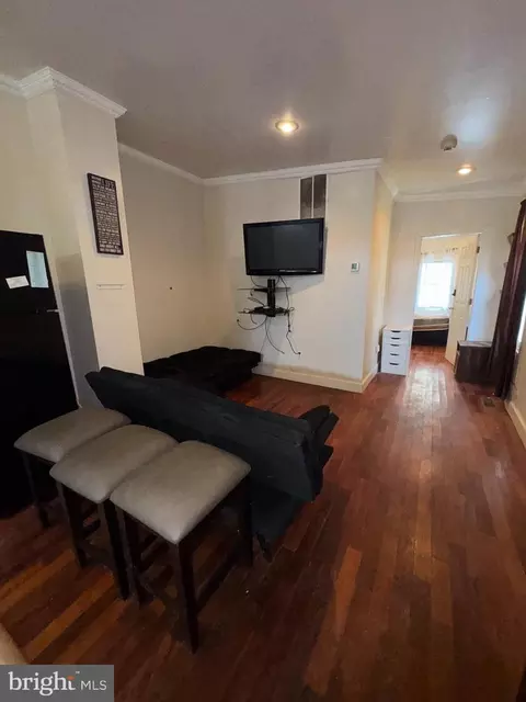 Entry Way - 200 S Parrish St, Baltimore, MD 21223 photo 3 of 6