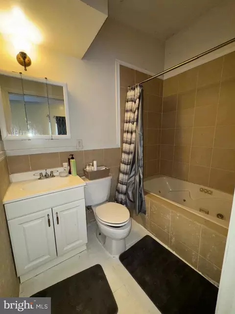 Bath - 200 S Parrish St, Baltimore, MD 21223 photo 3 of 3