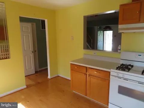 Entry Way - 811 George St, Baltimore, MD 21201 photo 1 of 2