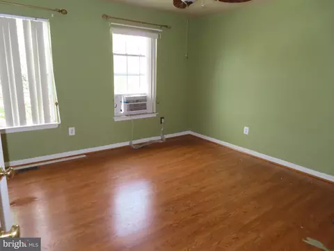 Bedroom - 811 George St, Baltimore, MD 21201 photo 3 of 4