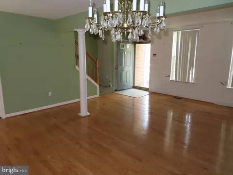 Living - 811 George St, Baltimore, MD 21201 photo 5 of 8