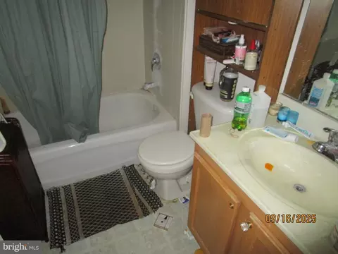 Bath - 811 George St, Baltimore, MD 21201 photo 1 of 1