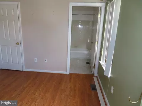 Bedroom - 811 George St, Baltimore, MD 21201 photo 4 of 4