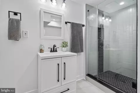 1703 Crystal Ave, Baltimore, MD 21213 photo 5
