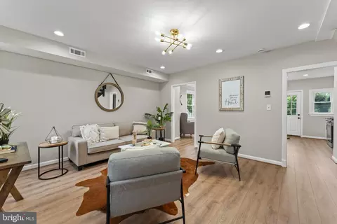 Living - 5309 Ready Ave, Baltimore, MD 21212 photo 1 of 1