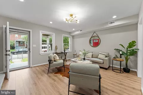 Entry Way - 5309 Ready Ave, Baltimore, MD 21212 photo 1 of 3