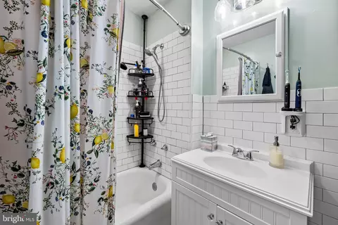 Bath - 2909 Berwick Ave, Baltimore, MD 21234 photo 1 of 1