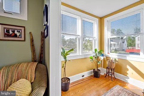 Entry Way - 2909 Berwick Ave, Baltimore, MD 21234 photo 3 of 5