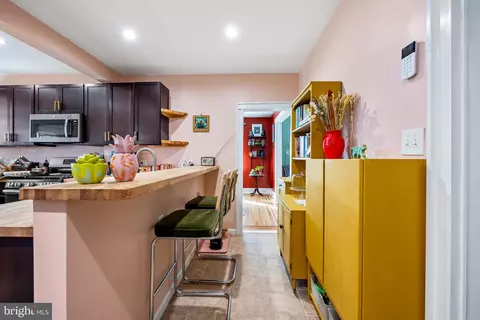 Entry Way - 2909 Berwick Ave, Baltimore, MD 21234 photo 4 of 5
