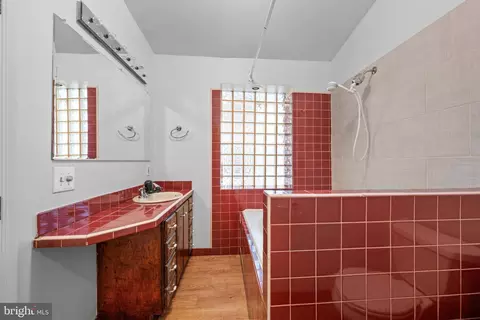 Bath - 1614 Lancaster St, Baltimore, MD 21231 photo 1 of 3