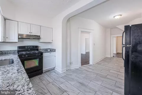 Entry Way - 3114 Mareco Ave, Baltimore, MD 21213 photo 4 of 6