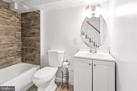Bath - 1122 Sargeant St, Baltimore, MD 21223 photo 3 of 3