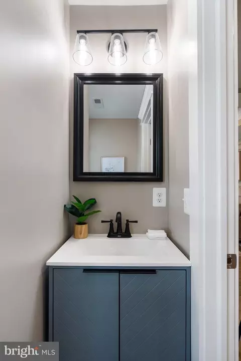 Bath - 2718 E Fairmount Ave, Baltimore, MD 21224 photo 1 of 7