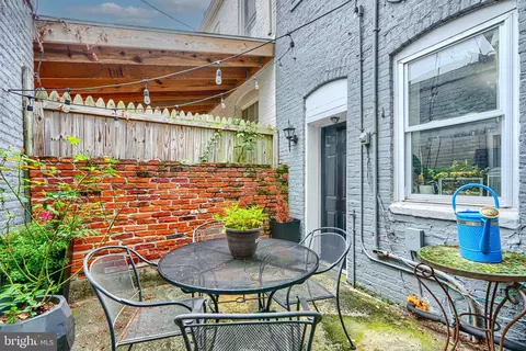 Exterior - 300 E 27th St, Baltimore, MD 21218 photo 4 of 4