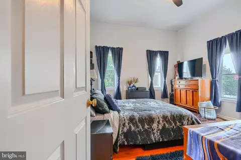 Bedroom - 300 E 27th St, Baltimore, MD 21218 photo 2 of 7