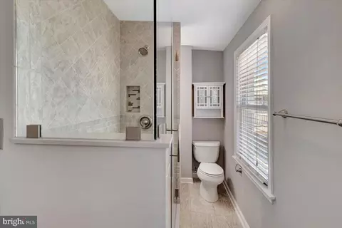 Bath - 818 S Dean St, Baltimore, MD 21224 photo 1 of 6