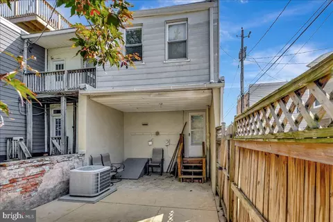 Exterior - 818 S Dean St, Baltimore, MD 21224 photo 6 of 6
